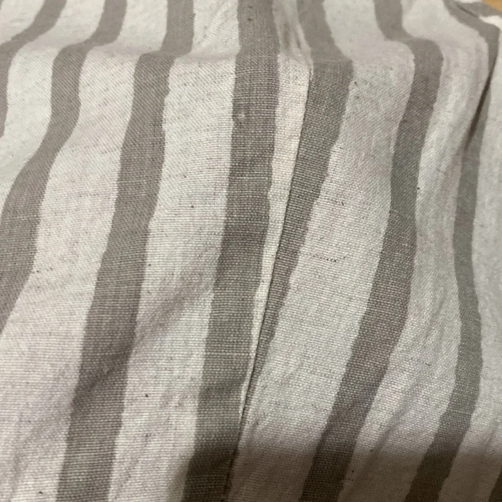 Striped Sleeveless Crop Top with Embroidered Design - Picture 9 of 15
